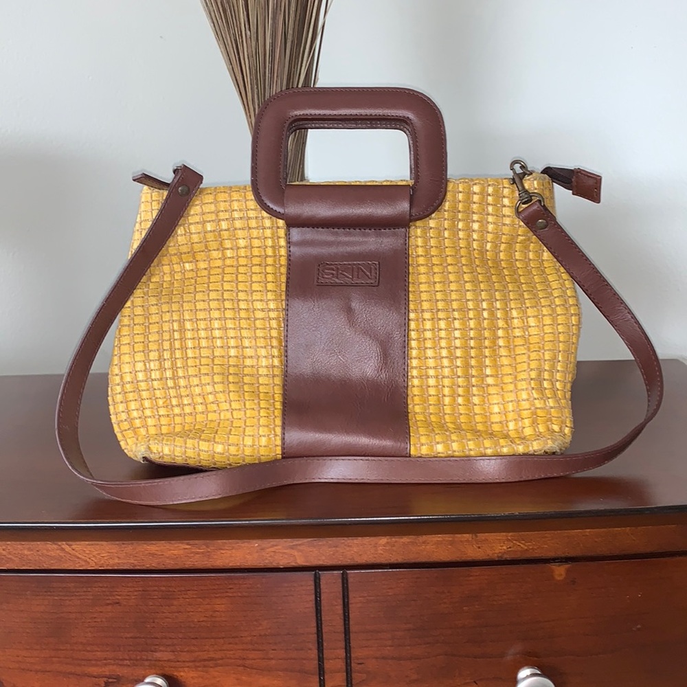 Skin detachable strap purse